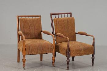 KARMSTOLAR, 2 st olika, sent 1800-tal.