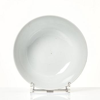 A phoenix bowl, late Qing dynasty with Guangxus six character mark (1875-1908).