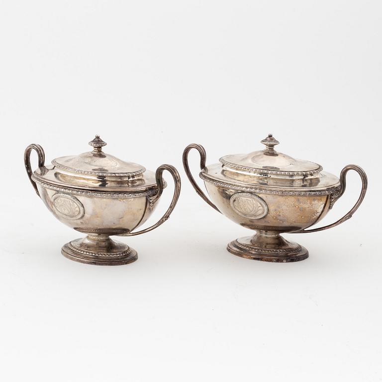 Digby Scott & Benjamin Smith I, a pair of silver tureens, London, England, 1781.