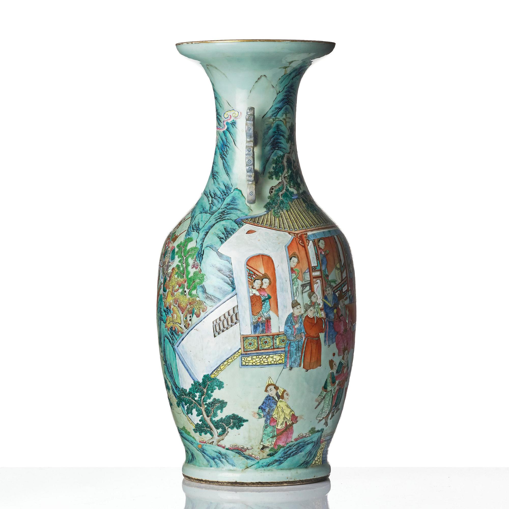 Praktvas, porslin. Qingdynastin, 1800-tal.