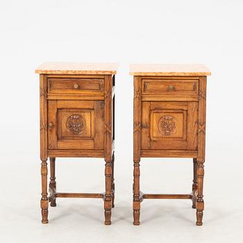 Sängbord ett par 1900-talets mitt.