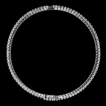 ARMRING, 95 briljantslipade diamanter, tot. ca 3 ct.