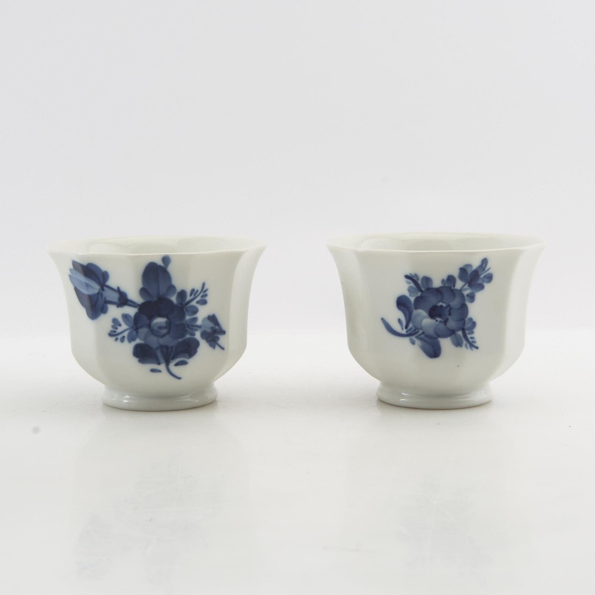 Service approximately 140 pieces "Blue Flower" Royal Copenhagen Denmark 20th century porcelain.