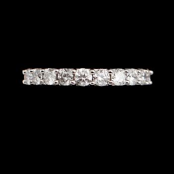 RING, 14 k vitguld, briljantslipade diamanter tot ca 1.00 ct.