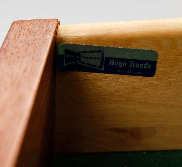 SIDEBOARD, "Trio", Nils Jonsson, Troeds, 1900-talets andra hälft.