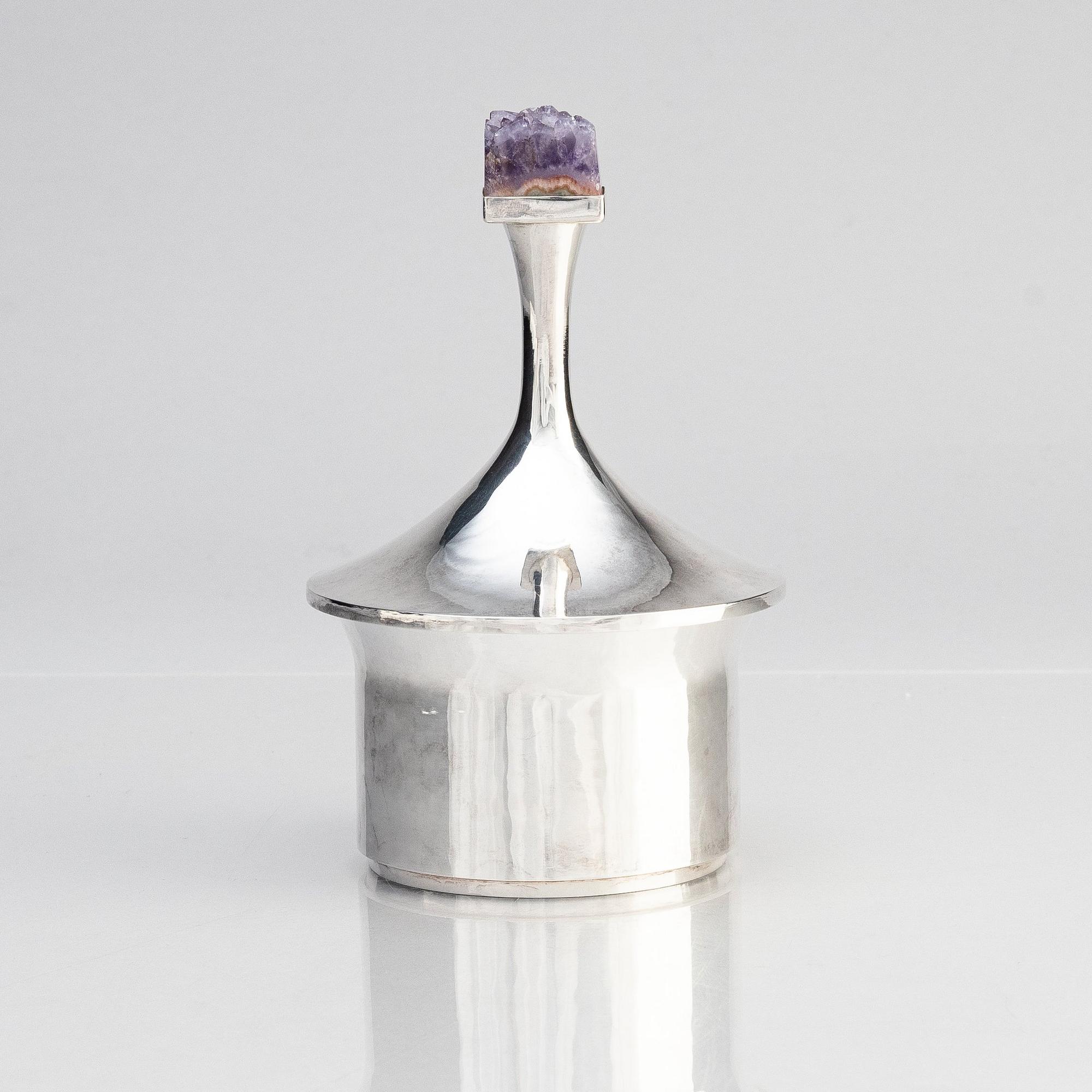 Martin Öhman, burk med lock, sterling silver och ametist, Halmstad 1980.