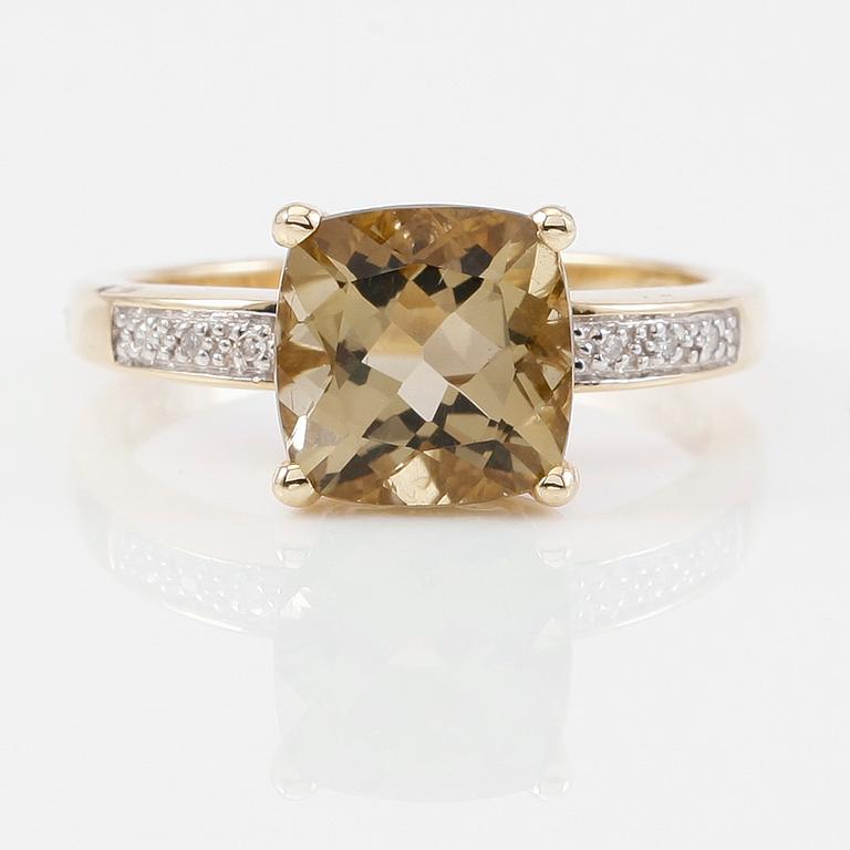 RING, 14K guld, mindre diamanter och kvarts.