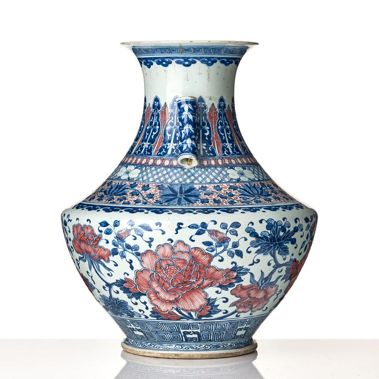 A large blue and white and iron red vase, Qing dynasty, 19th Century.