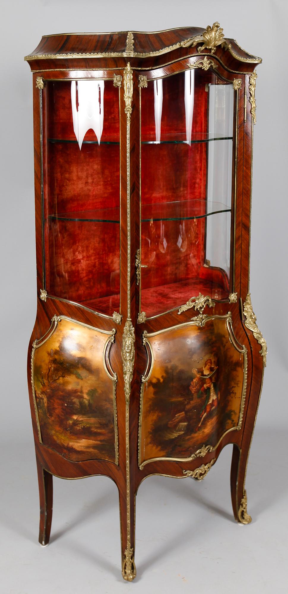 VITRINSKÅP, fransk rokokostil, 1800-/1900-tal.