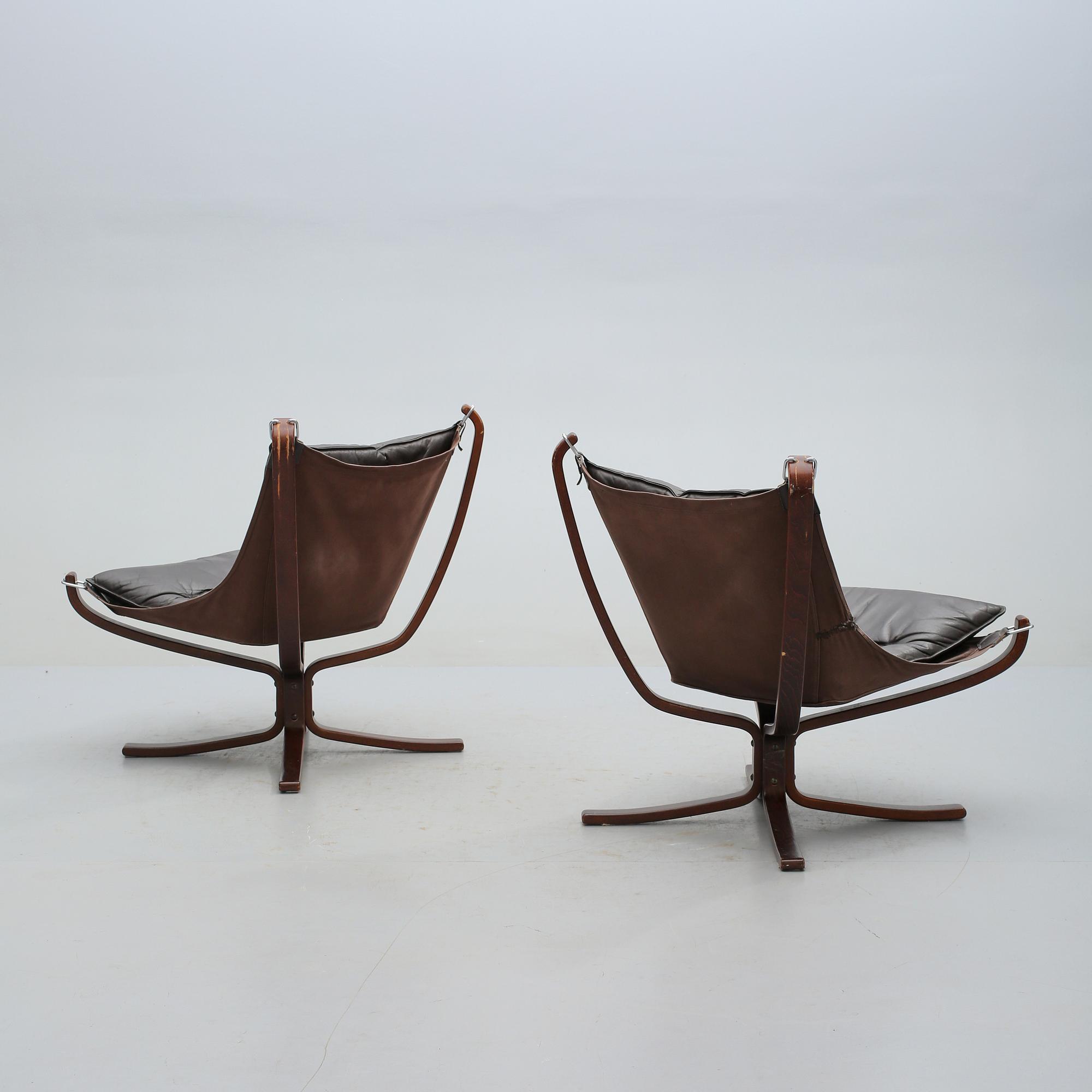 FÅTÖLJER, 2 st, "Falcon chair", Sigurd Russel, Vatne möbler, Norge, 1900-talets andra hälft.
