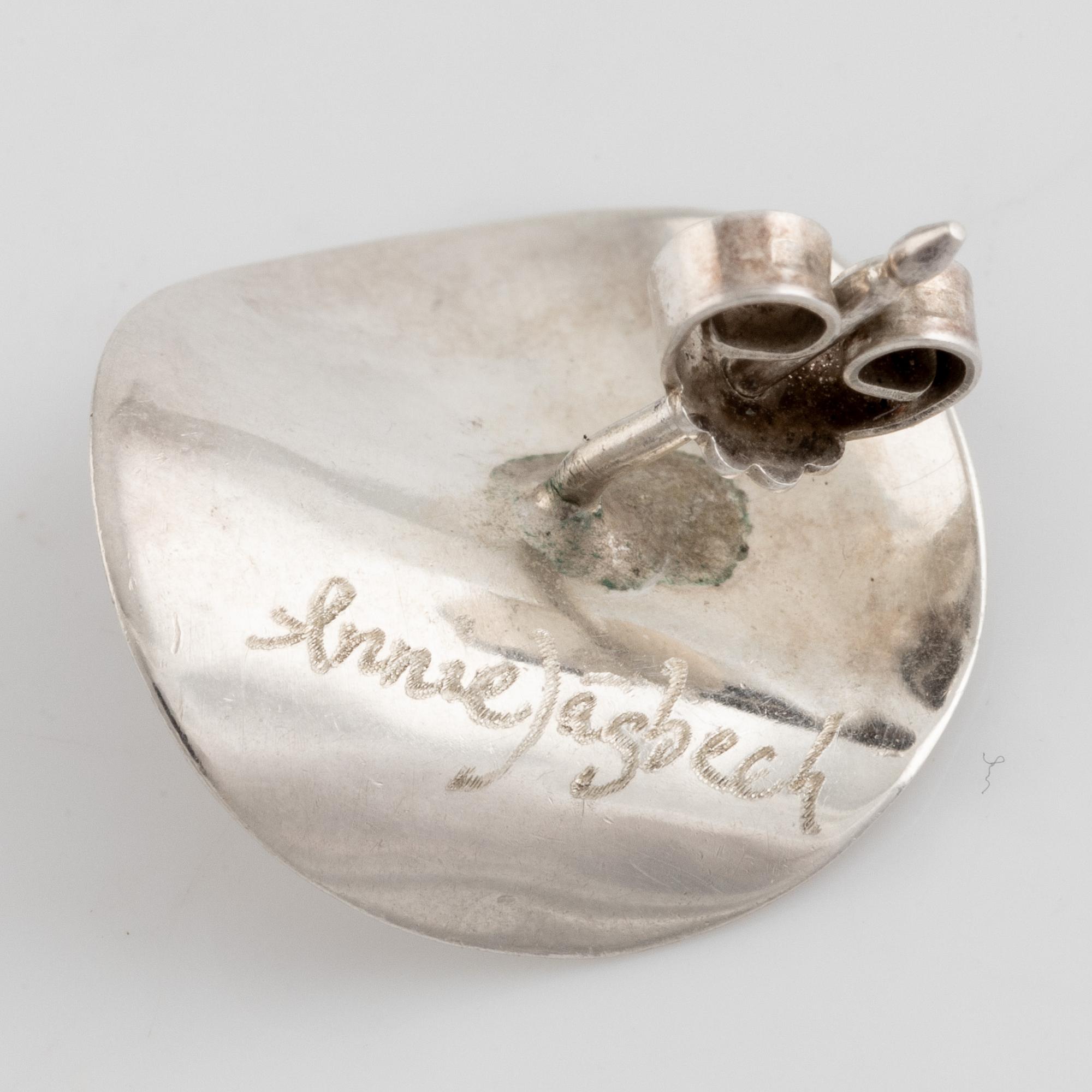 Annie Jägbeck silver necklace and earrings.