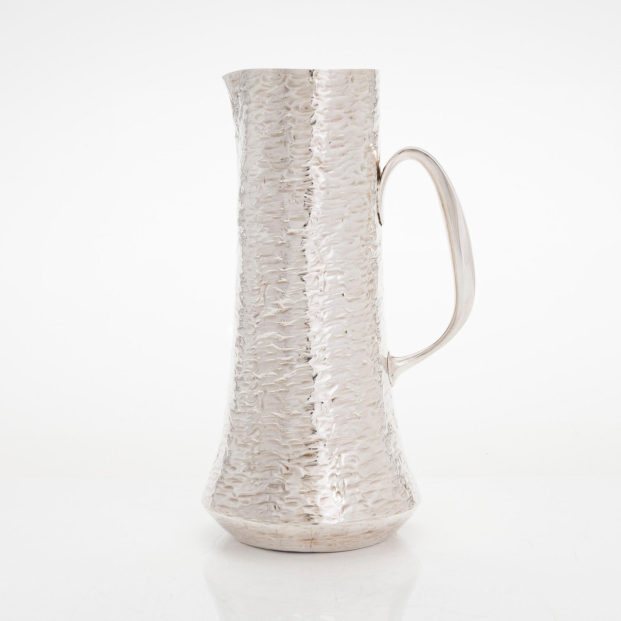 Tapio Wirkkala, tillbringare och bägare, 6 st, sterlingsilver, Kultakeskus, Tavastehus 1973-1974.