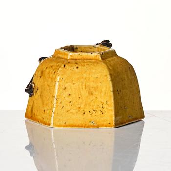 Penselbad, porslin. Qingdynastin, Kangxi (1662-1722).