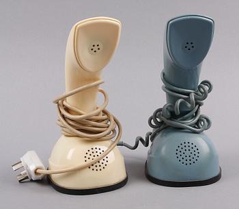 KOBRA TELEFONER 2 st, plast, 1900-tal.