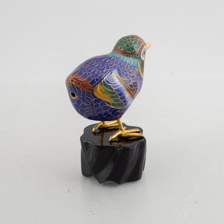 A Chinese cloisonné figure of a quail, first part of the 20th century.