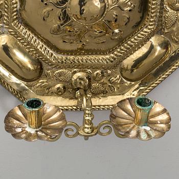 LJUSPLÅTAR, ett par, barock, 1700-tal.