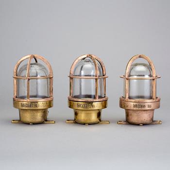 MÄSSBELYSNING, 3 st. Baker IS, 1900-talets mitt.