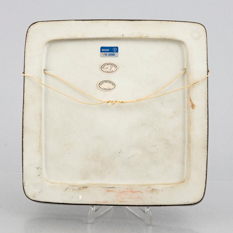 Lisa Larson, askfat och väggrelief ur serien "Harlekin" och ljusstake ur serien "Advent", Gustavsberg.