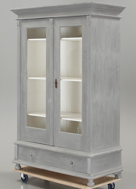 VITRINSKÅP, 1900-talets början.