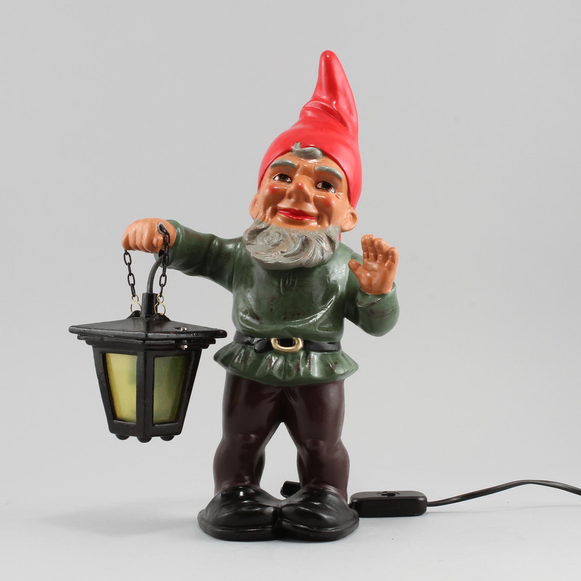 TOMTE med LYKTA, lergods, Heissner, 1900-talets andra hälft.