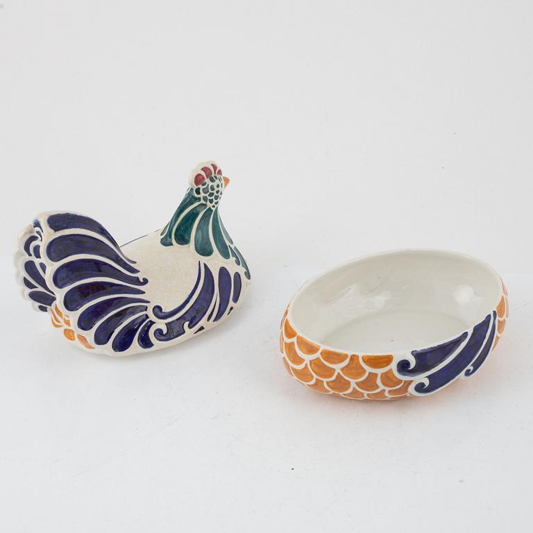 Alf Wallander, a creamware hen-shaped egg bowl, Rörstrand, Sweden, early 20th century.