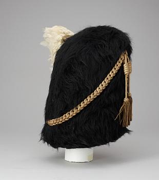 BJÖRNSKINNSMÖSSA för Grenadjärer.