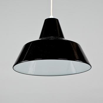 TAKLAMPA, Vaerkstedlampa, Arne Jacobsen, Louis Poulsen, 1900-talets andra hälft. Höjd ca 26 cm.