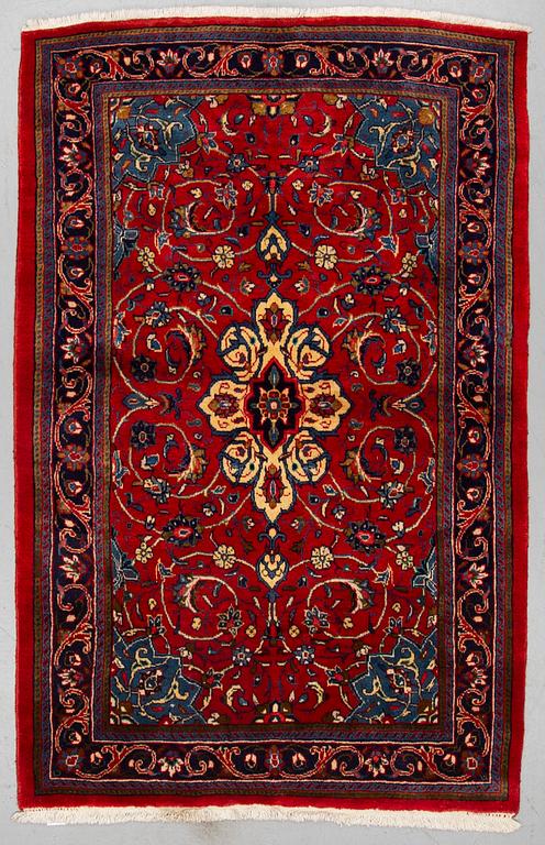 A RUG, Sarouk, ca 213 x 139 cm.
