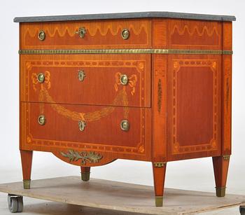 BYRÅ, gustaviansk stil, 1900-tal.