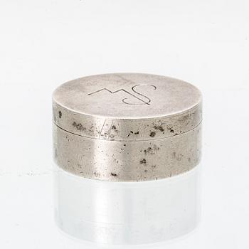 A Swedish 20th century box mark of Wiwen Nilsson Lund 1954 weight 28 grams.