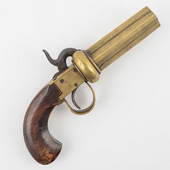 Slaglåsrevolver, märkt AGS (Anders Gustafsson 1835-1924 Ödesstugu).