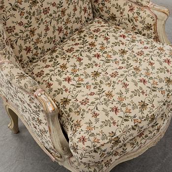 FÅTÖLJ sk BERGERE, rokokostil, 1900-talets början.