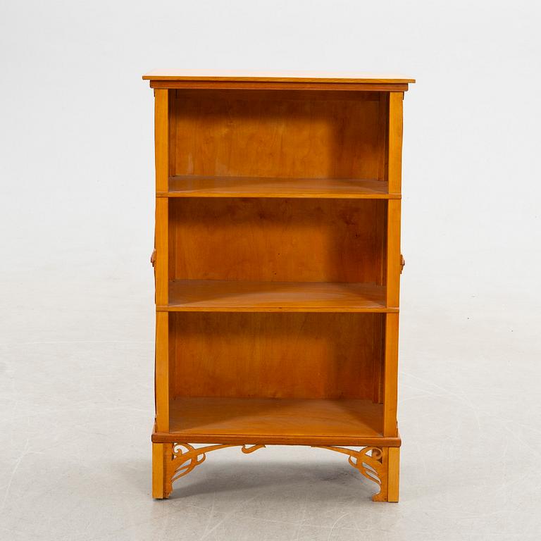 Shelf around 1900.