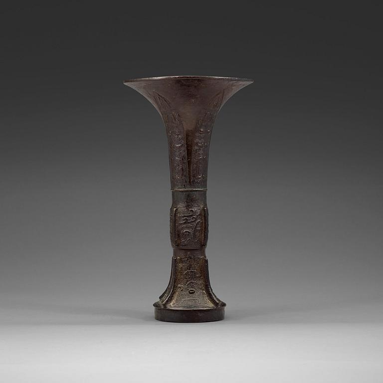 A archaistic bronze vase, Qing dynasty (1662-1912).