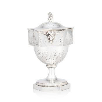 214. A French silver bowl with lid, mark of Léon Lapar (1818-1897), Paris.