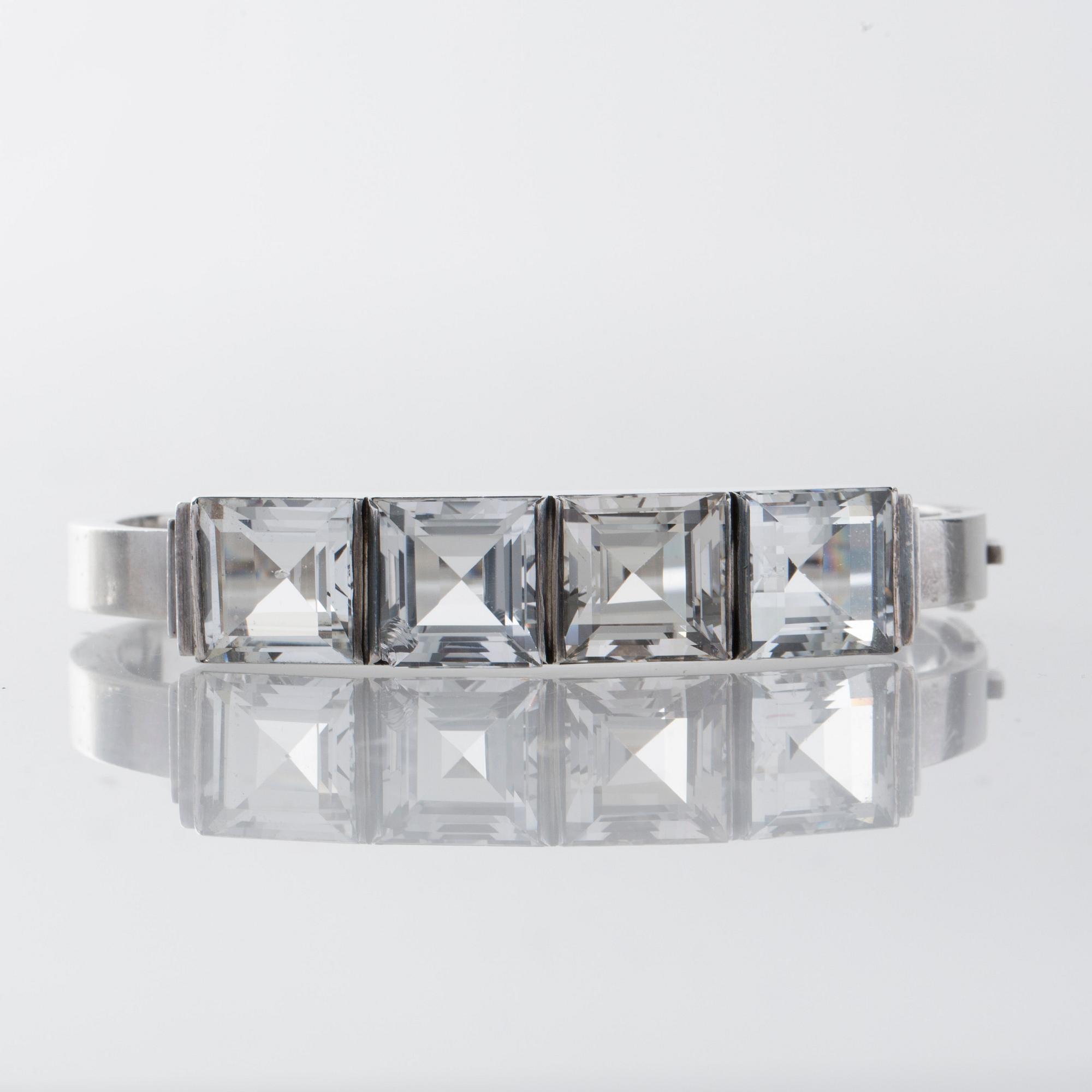 ARMRING, Wiwen Nilsson, Lund, 1947. Sterlingsilver med bergkristaller.