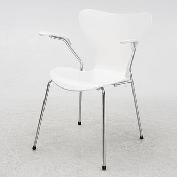 Arne Jacobsen, armchair, "The Seven", Fritz Hansen, Denmark, 2002.