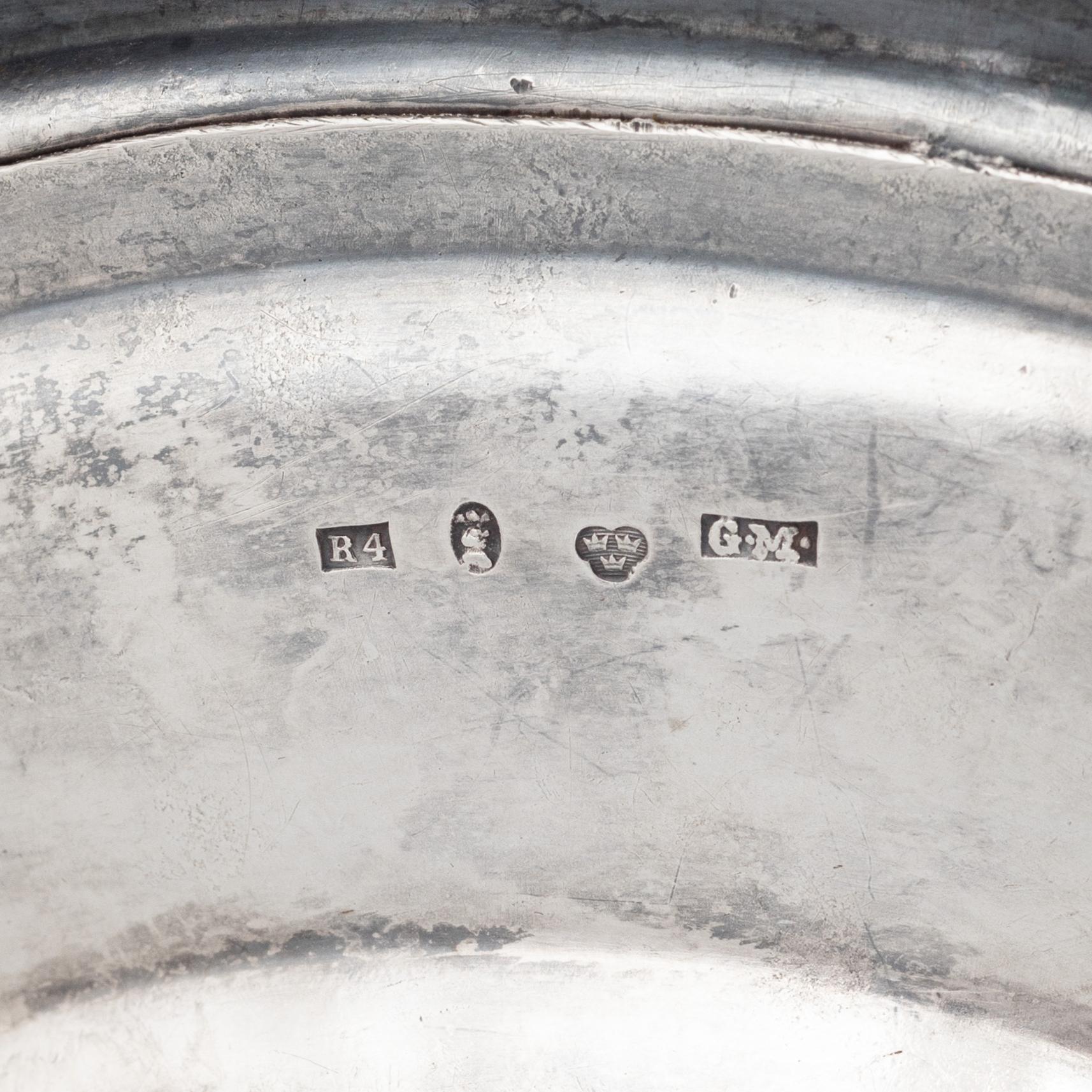 Gustaf Möllenborg, såsskål på fat, silver, nyrokoko, Stockholm 1847.