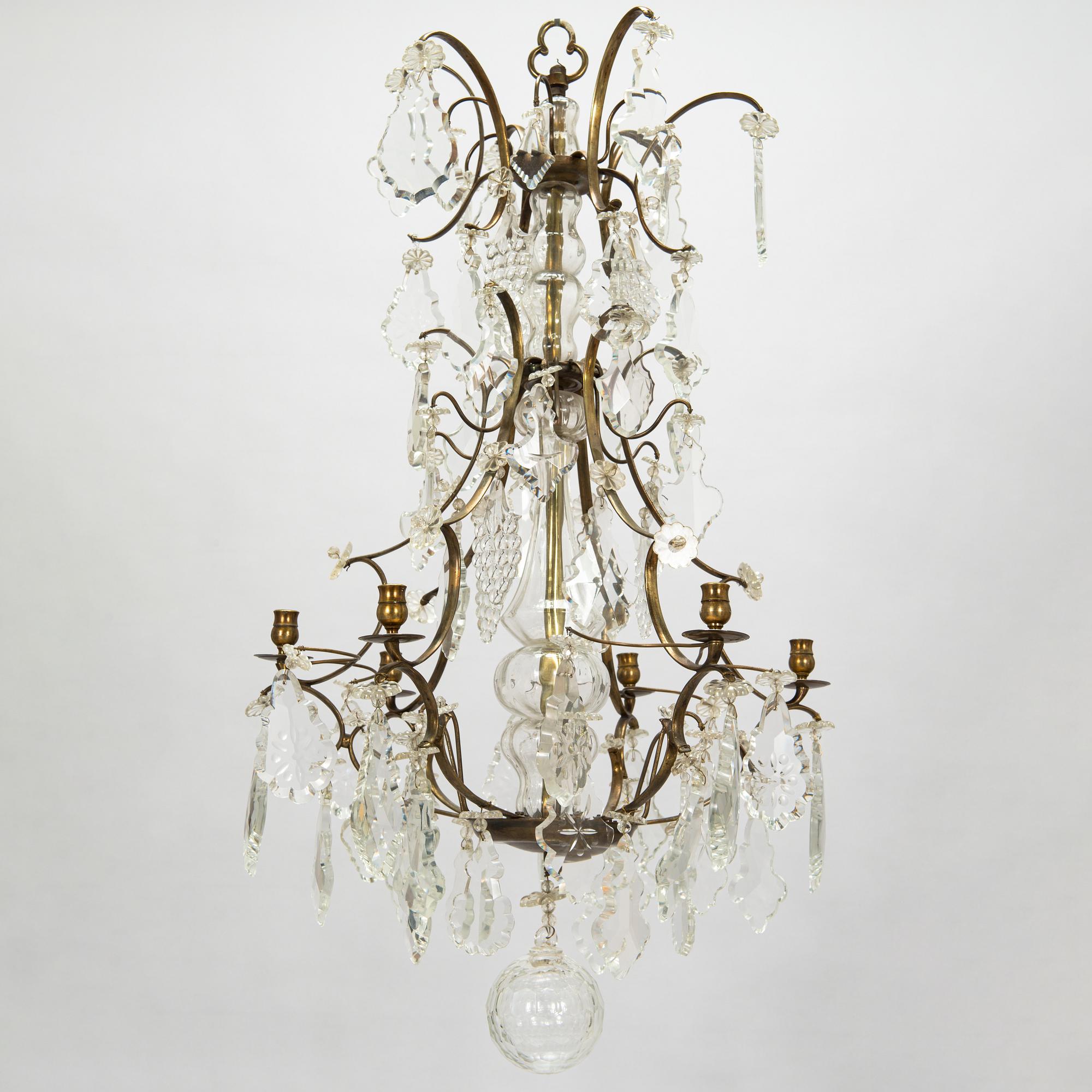 A Baroque style chandelier from early 20th century.