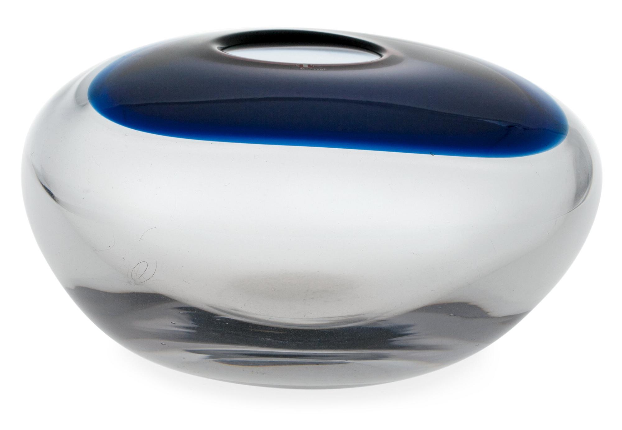 Timo Sarpaneva, A GLASS SCULPTURE.