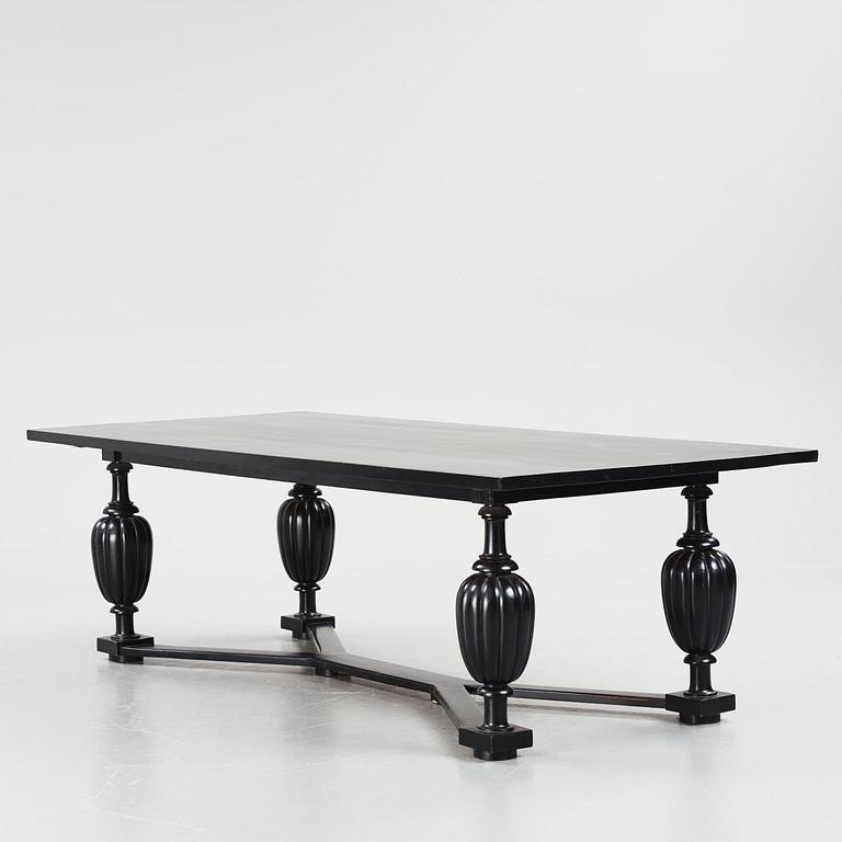 Gunnar Asplund, a dining table, for the staffroom at Karlshamn Secondary School, Sweden, ca 1912-1918.