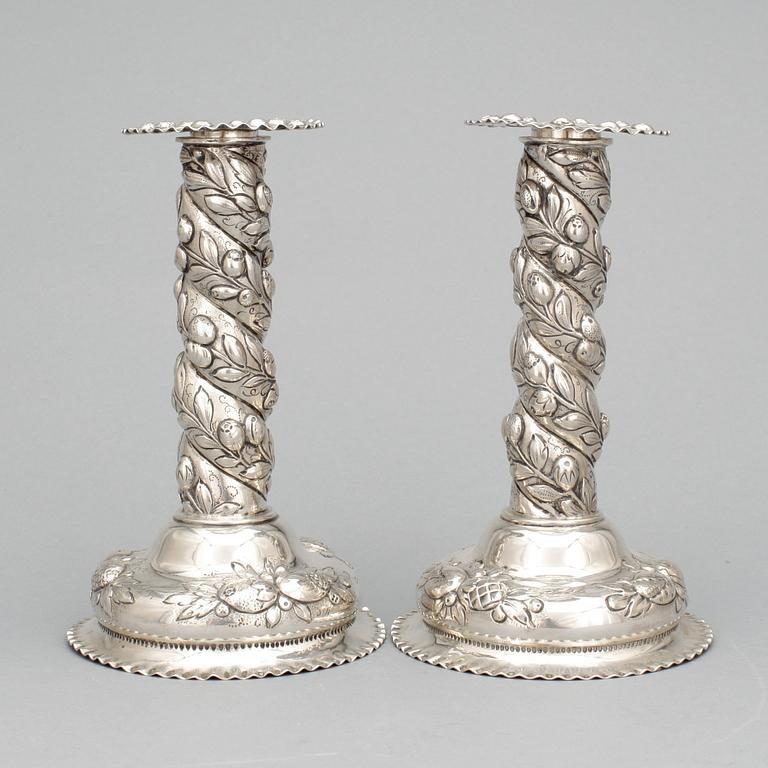 LJUSSTAKAR, ett par, silver, 1900-talets första hälft. Vikt ca 440 gram.