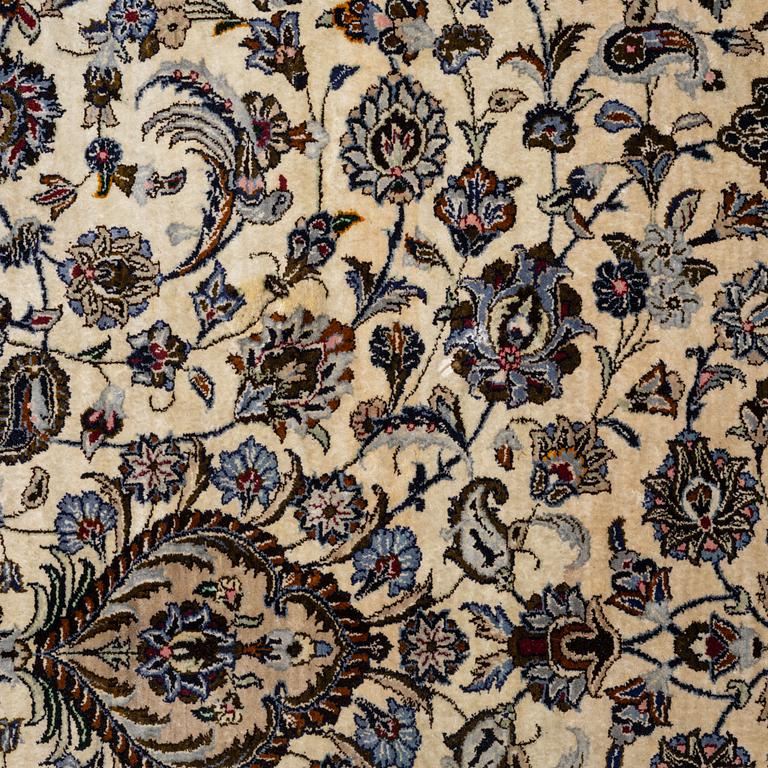 Carpet, Keshan/Nain, approx. 345 x 249 cm.