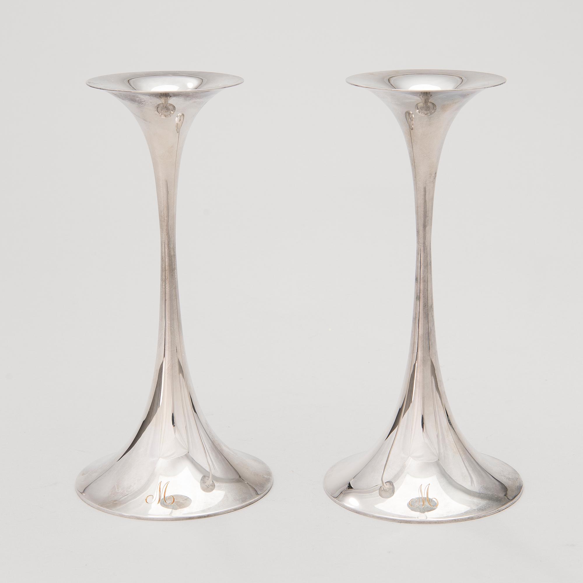 TAPIO WIRKKALA, LJUSSTAKAR, ETT PAR, silver, "Trumpetti", signerad TW, Hopeakeskus 1967.