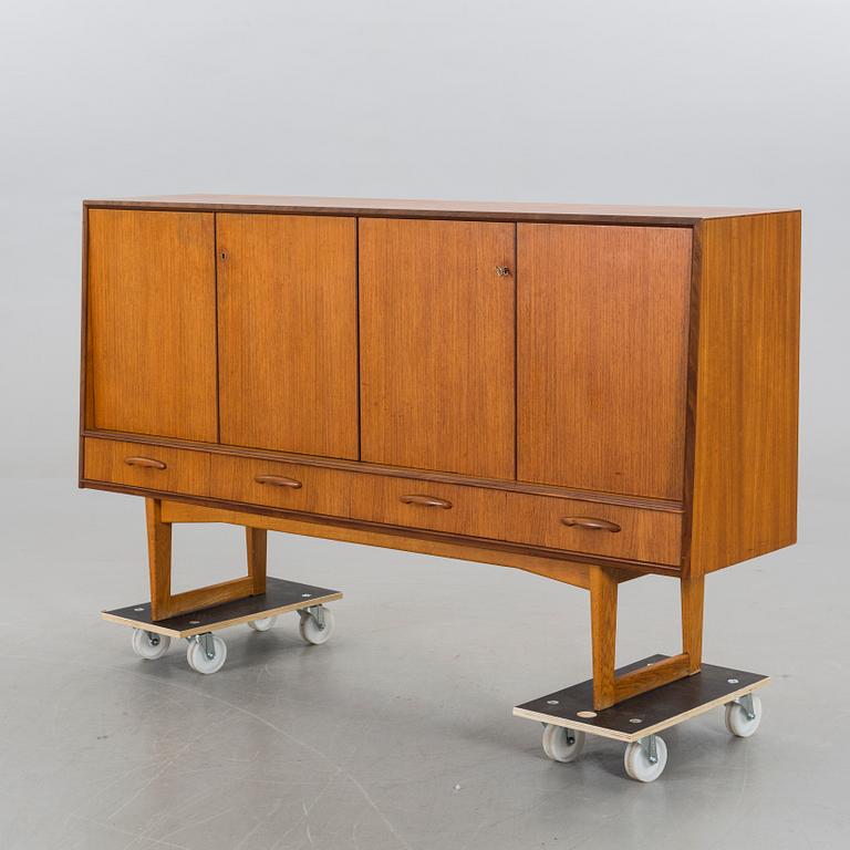 SIDEBOARD, teak. 1900-talets mitt.