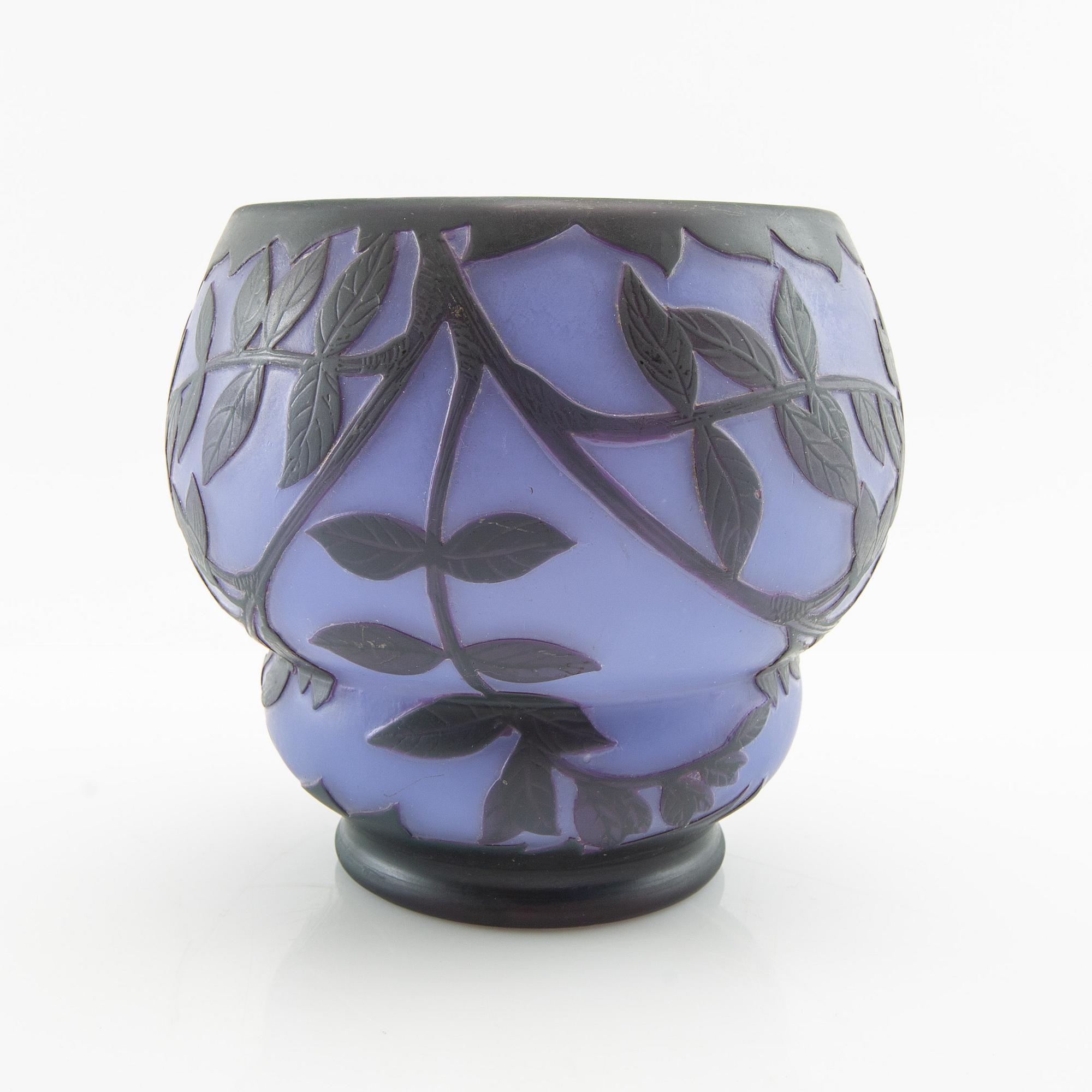 Vase, signed Richard Art Nouveau early 20th century.