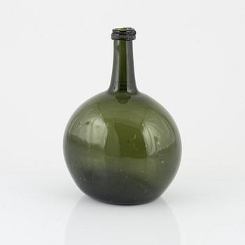 A glass bottle, 18th/19th century.