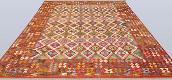 A Kilim carpet, approx. 347 x 250 cm.