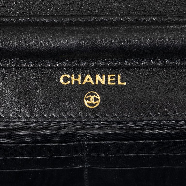 Chanel, A black suede vintage purse / wallet on chain.