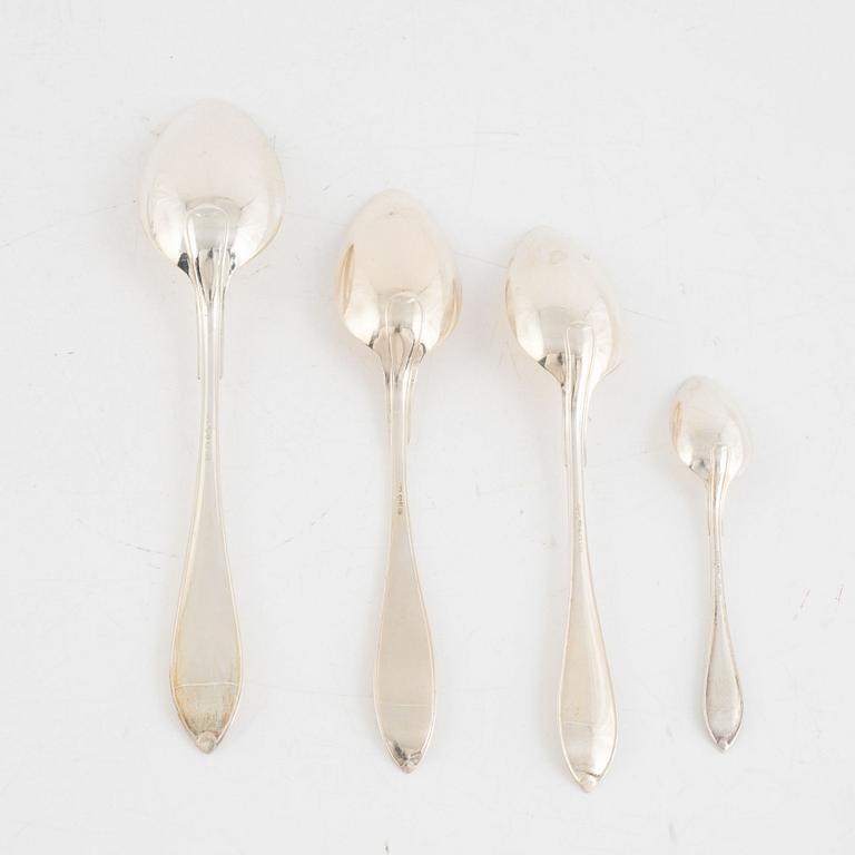 Bestickuppsättning i schatull, silver, 105 delar, modell "Svenskt spets", Svenska importstämplar samt GAB, 1919-23.